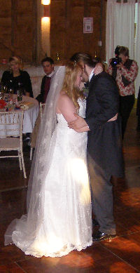 Great Barn Wedding First Dance Image
